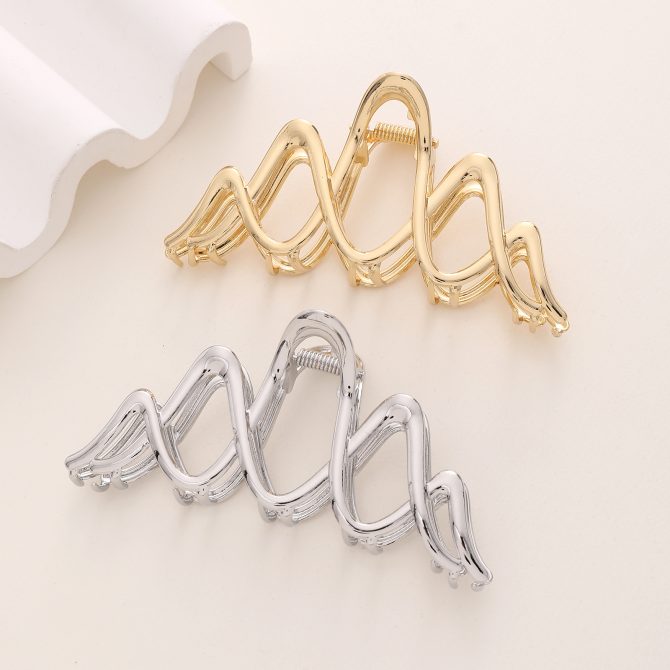 Large Wavy Metal Claw Clip