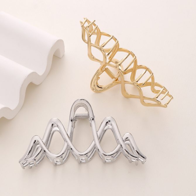 Large Wavy Metal Claw Clip
