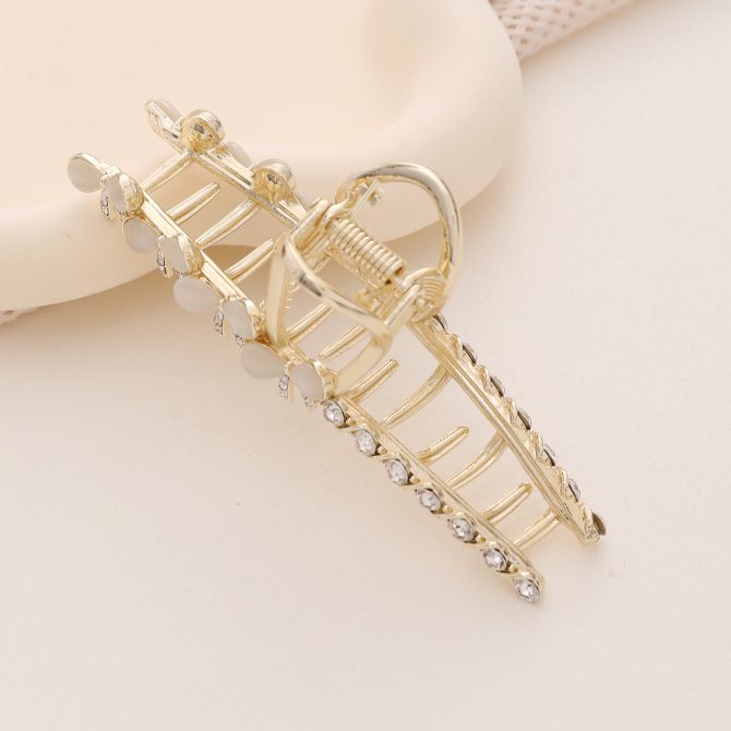 Pearl&Crystal Banana Claw Clip