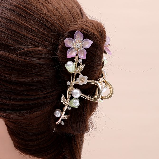Rhinestone Flower Claw