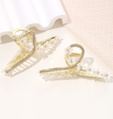 Gold claw