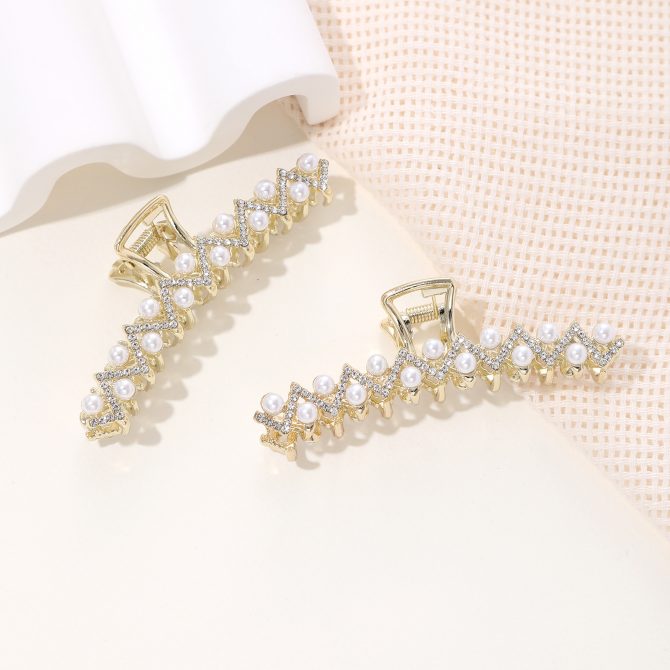 Pearl Golden Claw Clip